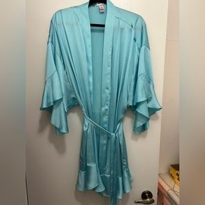 Victoria secret flounce robe. Xl/xxl worn once for wedding hair